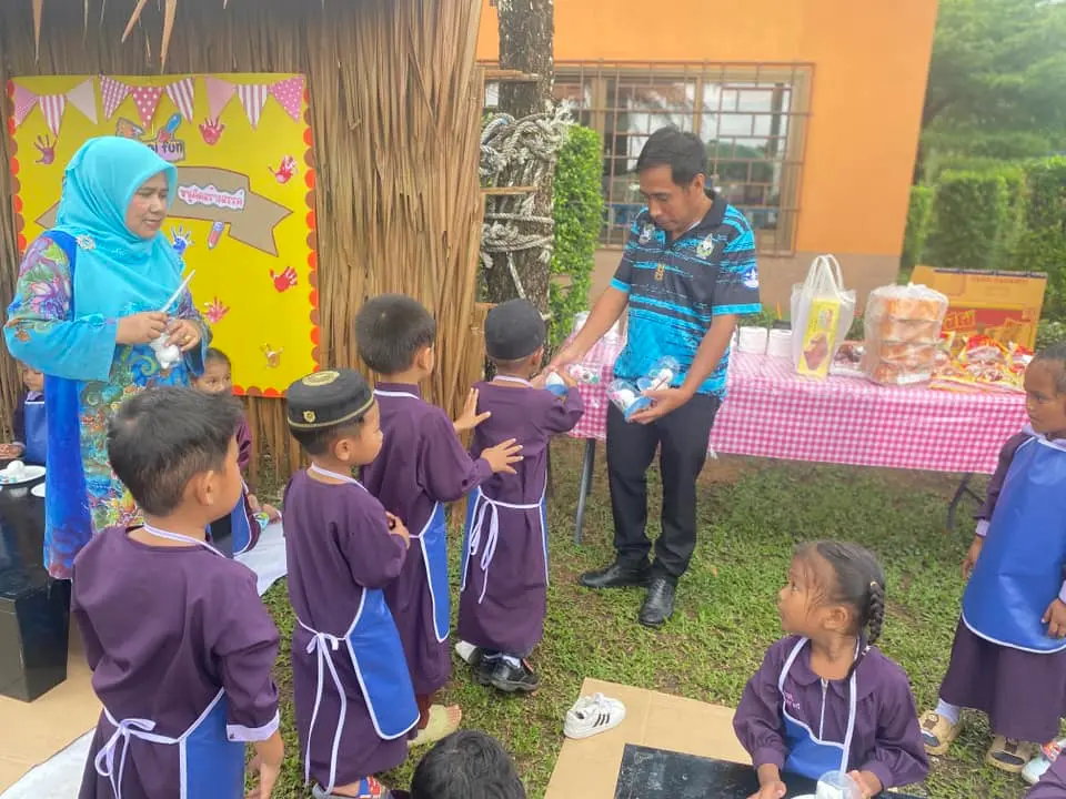 กิจกรรมประกวดระบายสีตุ๊กตาปูนพลาสเตอร์